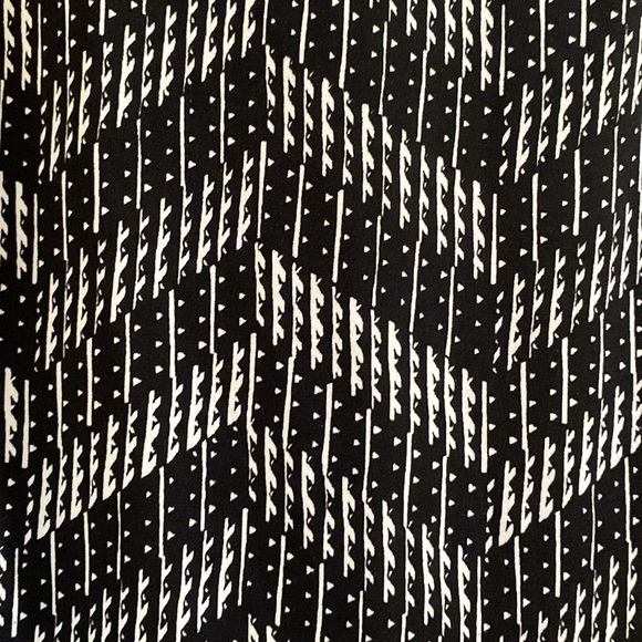 White House black market top - Picture 7 of 7